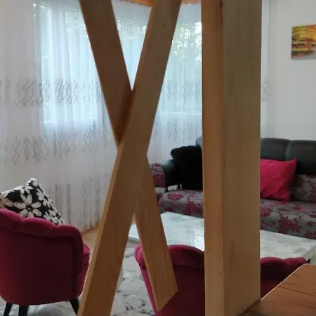 Private 4 Person House Private Garden Free Parking,3 Min Drive To Bascarsija, Old Town *