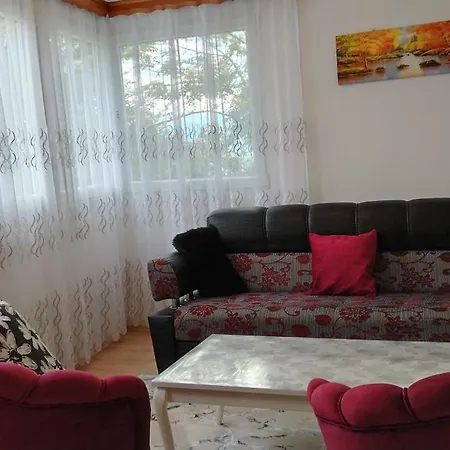 Private 4 Person House Private Garden Free Parking,3 Min Drive To Bascarsija, Old Town Sarajevo