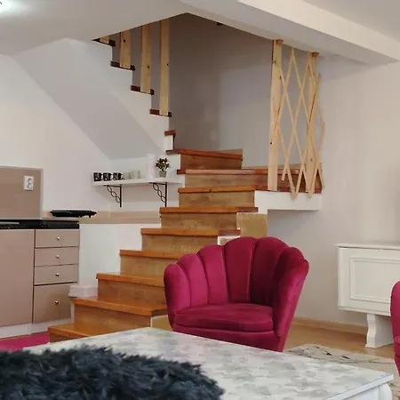 Private 4 Person House Private Garden Free Parking,3 Min Drive To Bascarsija, Old Town