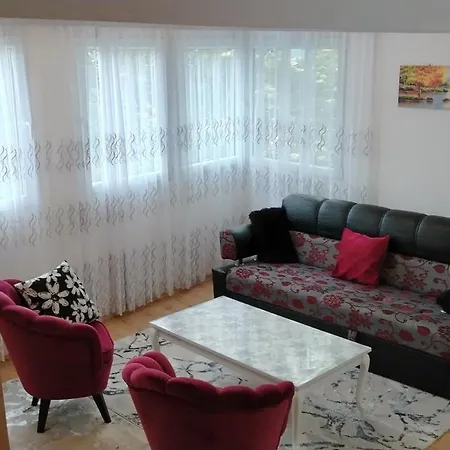 Private 4 Person House Private Garden Free Parking,3 Min Drive To Bascarsija, Old Town *