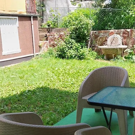 Apartment Private 4 Person House Private Garden Free Parking,3 Min Drive To Bascarsija, Old Town Sarajevo
