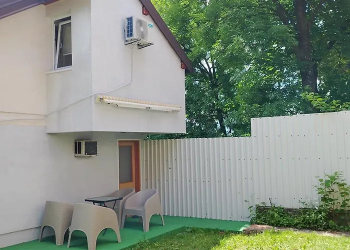 Private 4 Person House Private Garden Free Parking,3 Min Drive To Bascarsija, Old Town شقة *