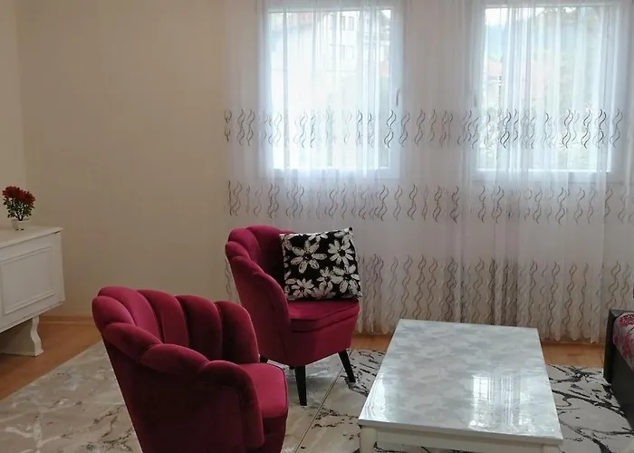 Private 4 Person House Private Garden Free Parking,3 Min Drive To Bascarsija, Old Town * سراييفو