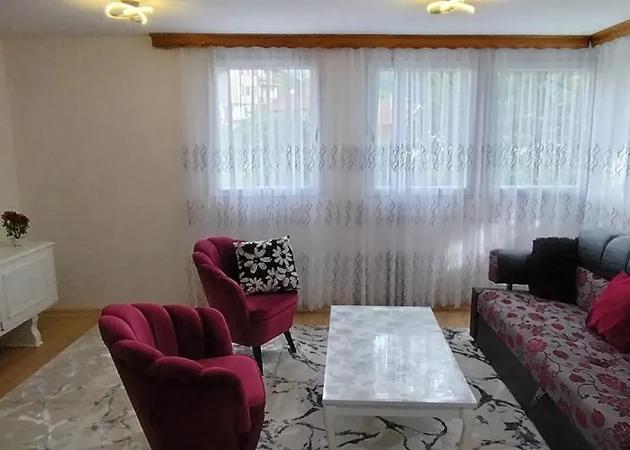 Private 4 Person House Private Garden Free Parking,3 Min Drive To Bascarsija, Old Town *